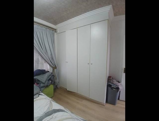 2 BEDROOM APARTMENT FOR SALE IN WILGEHEUWEL